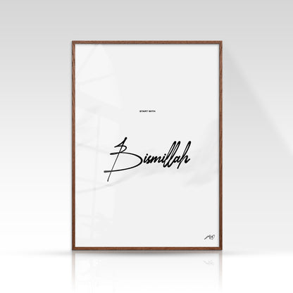 Bismillah plakat, minimalistisk sort/hvid, mørk egetræsramme