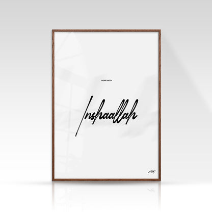Inshallah plakat, minimalistisk sort/hvid, mørk egetræsramme